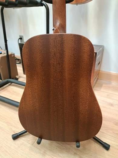 Martin Guitars - DJR-10E Street Master 4